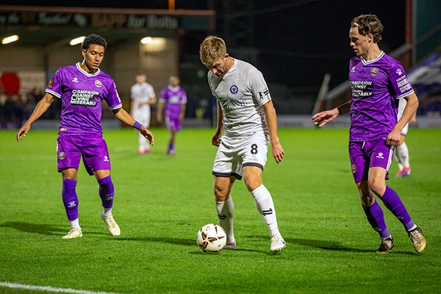 Rochdale v Maidenhead