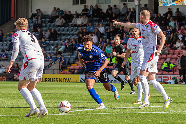 Rochdale v Solihull Moors